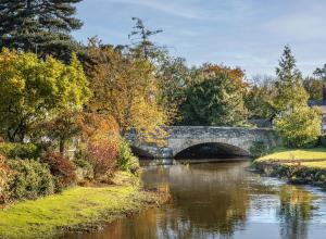 Beautiful, picturesque Eardisland village photo